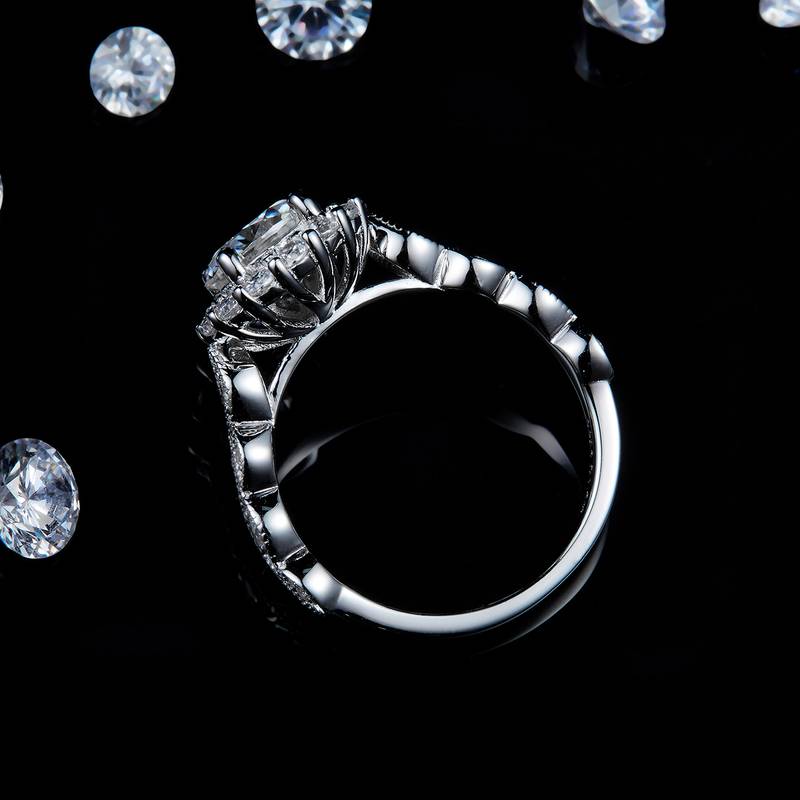 轻奢圆包女戒S925银镀白金定制选款主石莫桑钻1.5ct/副石高碳钻