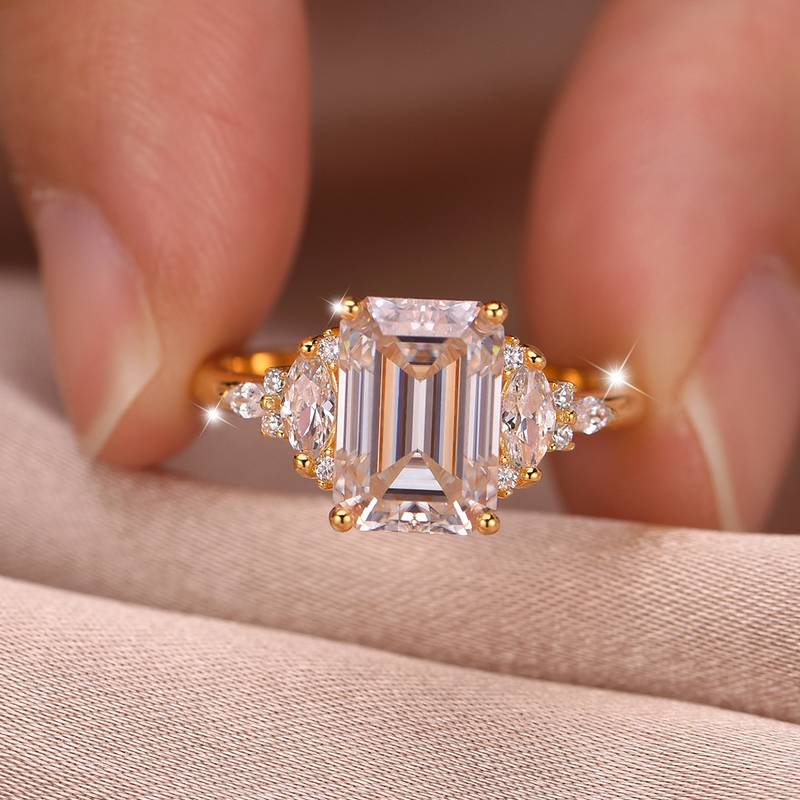 MR0180款S25银镀18K黄金祖母绿切割MoissaniteAffordable LuxuryWomen's Ring主石3.0ct/10*7mmmm