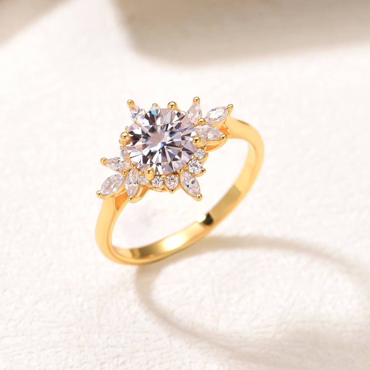 MR0183款S25银镀18K黄金圆形莫桑钻花形女戒主石1.2ct/7.0mm
