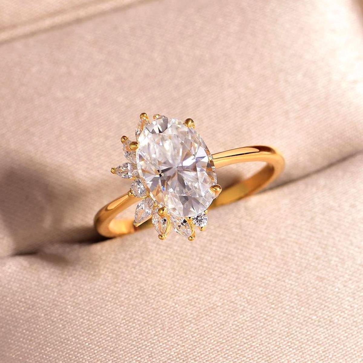 MR0185款S25银镀18K黄金蛋形莫桑钻轻奢女戒主石2.5ct/10*7mm