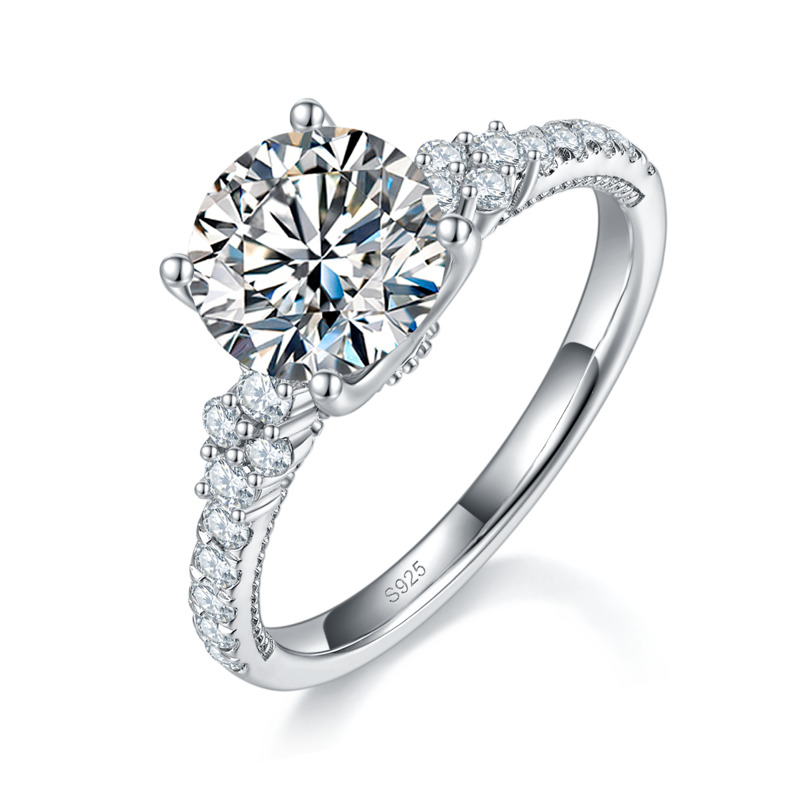 轻奢四爪女戒S925银镀白金定制选款主石莫桑钻2.0ct/副石高碳钻