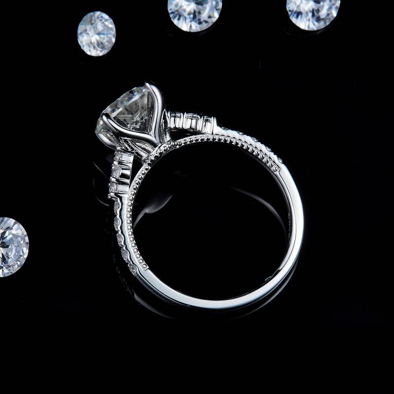 轻奢四爪女戒S925银镀白金定制选款主石莫桑钻2.0ct/副石高碳钻