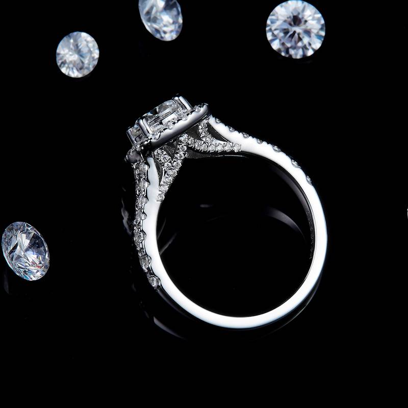 豪华双臂方包女戒S925银镀白金定制选款主石莫桑钻1.0ct/副石高碳钻