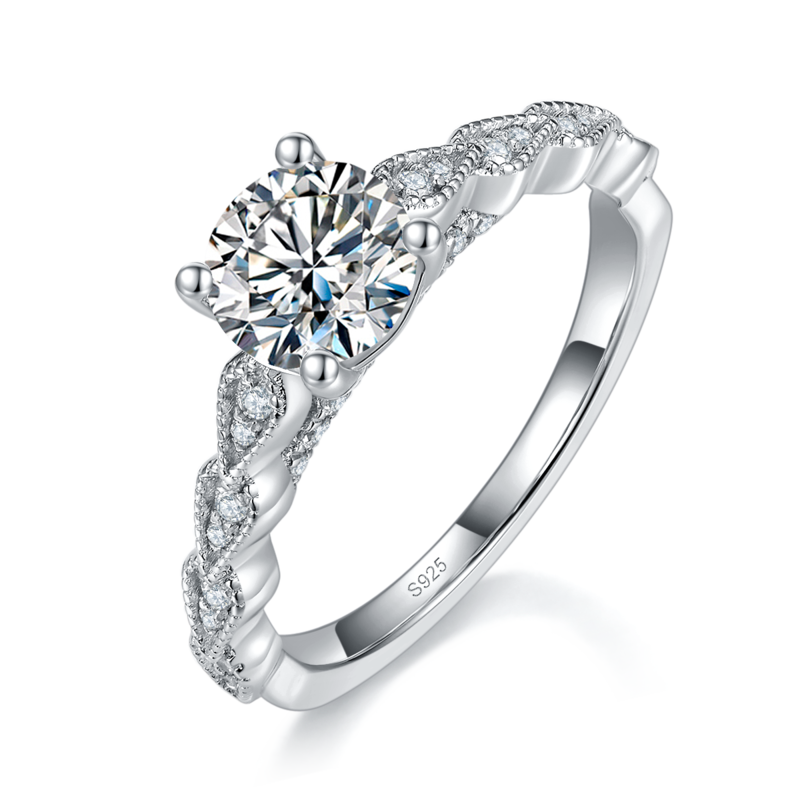 轻奢四爪女戒S925银镀白金定制选款主石莫桑钻1.0ct/副石高碳钻