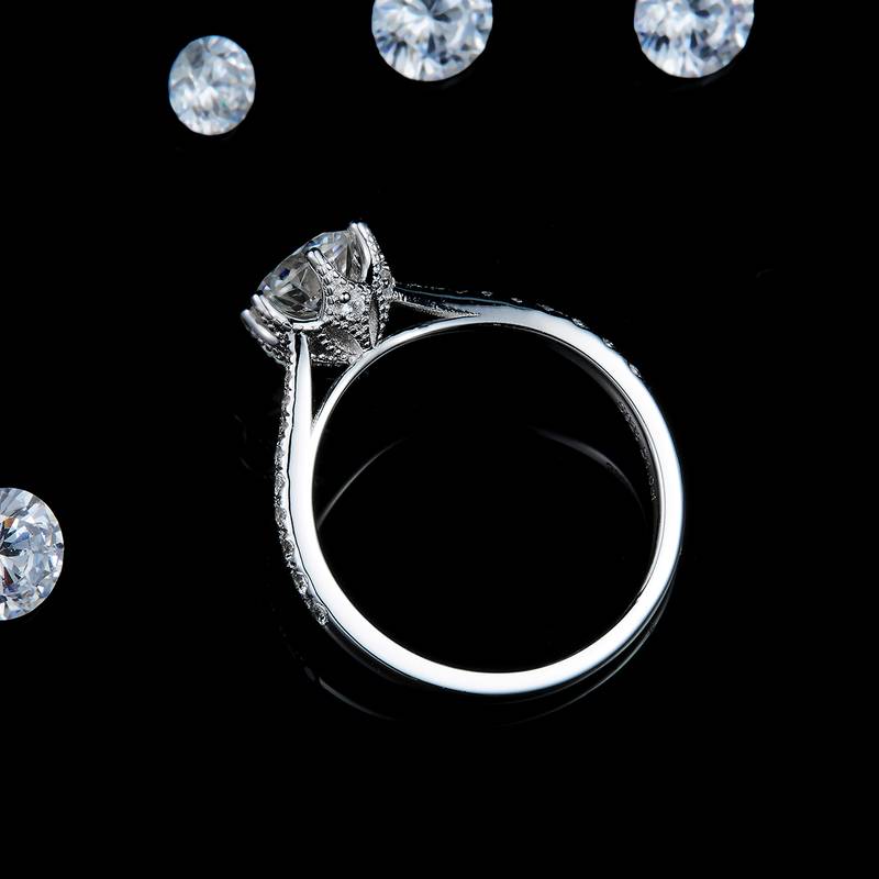 微镶扭臂六爪Women's RingS925银镀白金定制选款主石Moissanite1.0ct/副石高碳钻