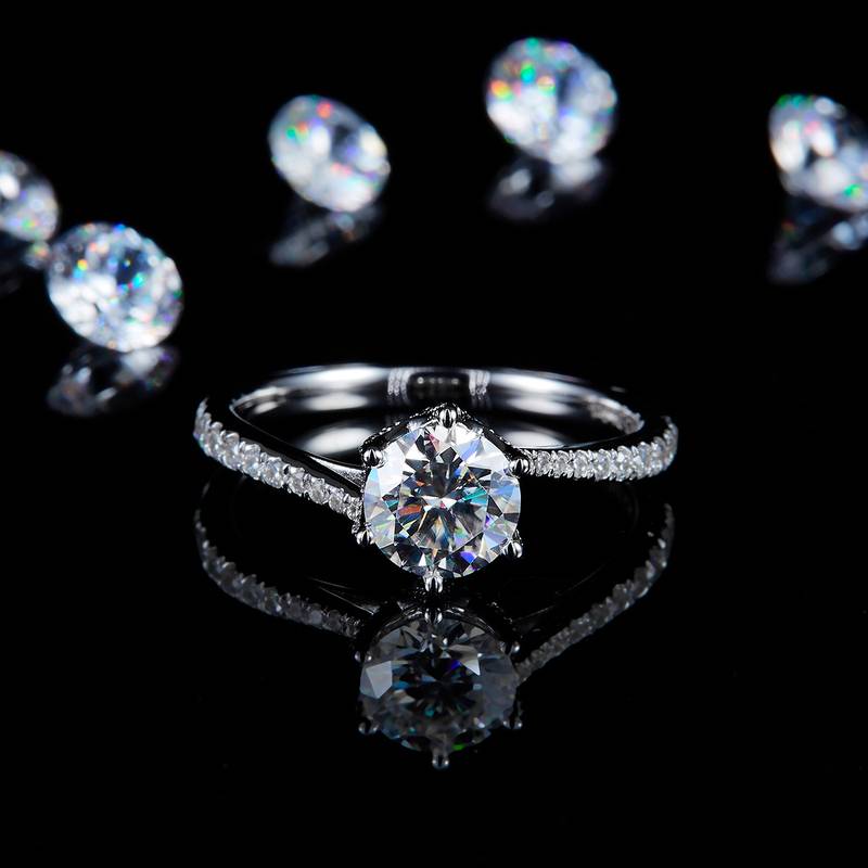 微镶扭臂六爪Women's RingS925银镀白金定制选款主石Moissanite1.0ct/副石高碳钻