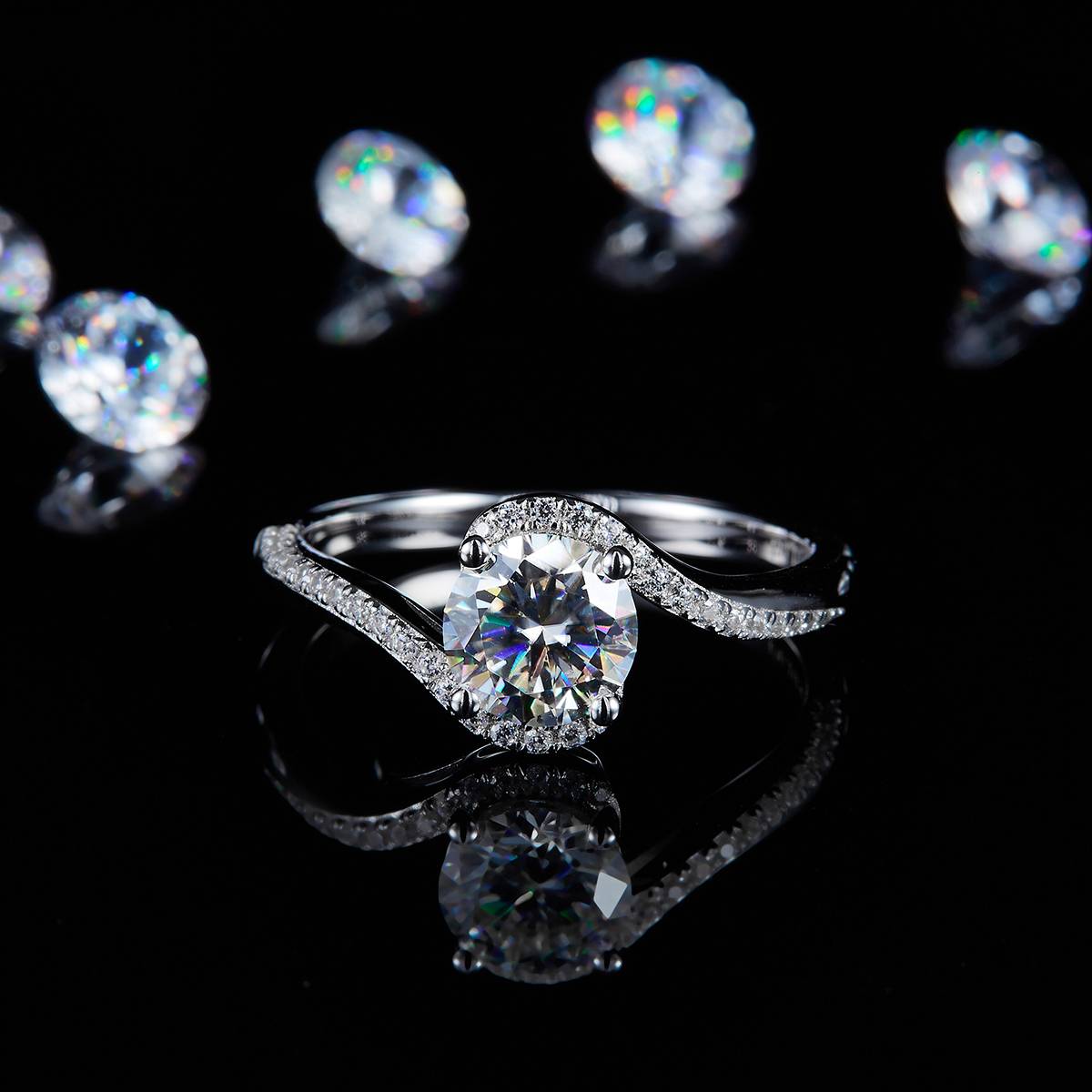 微镶扭臂四爪女戒S925银镀白金定制选款主石莫桑钻1.0ct/副石高碳钻