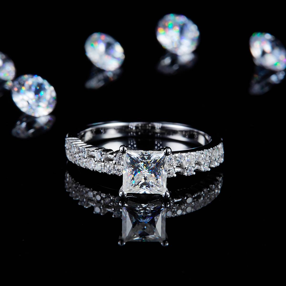 轻奢公主方女戒S925银镀白金定制选款主石莫桑钻1.0ct/副石高碳钻