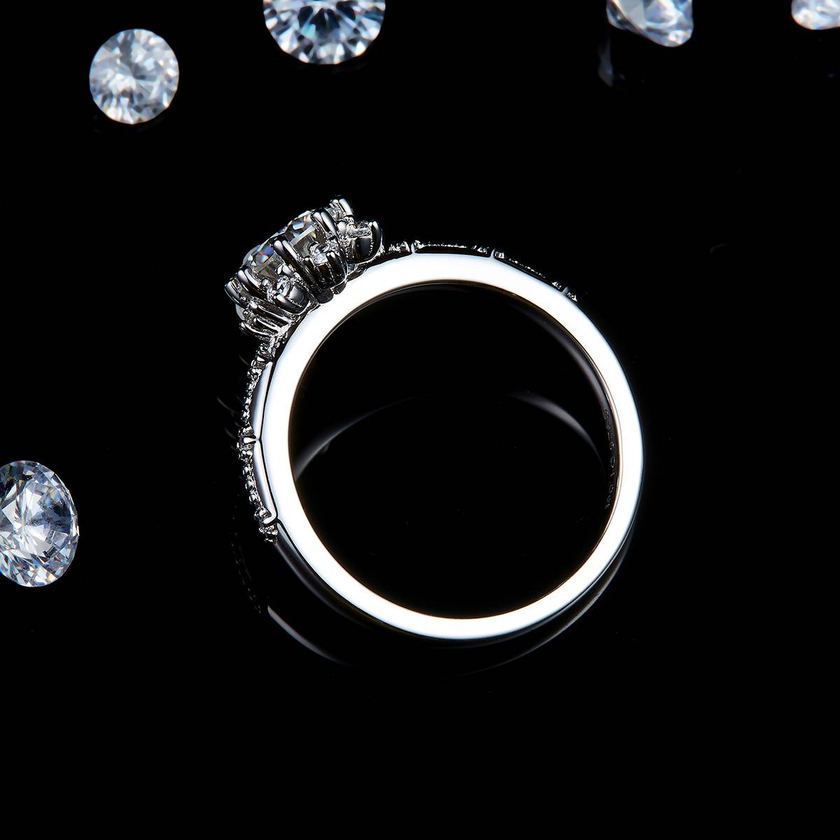 轻奢太阳花女戒S925银镀白金定制选款主石莫桑钻1.0ct/副石高碳钻