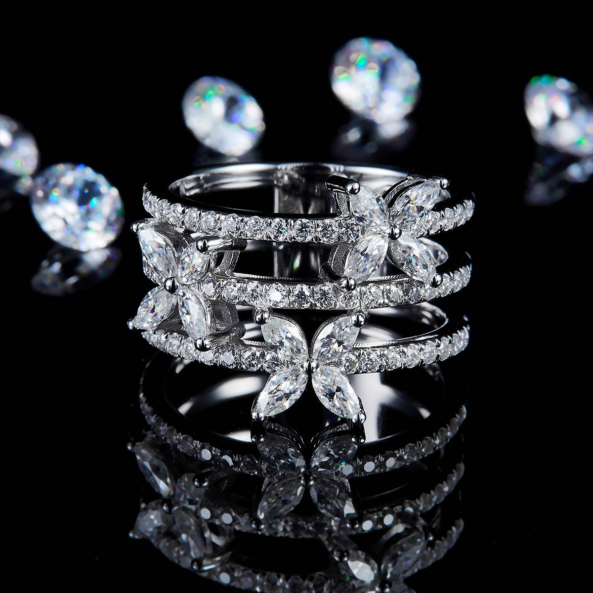 Four leaf clover full diamond ring S925 silver plated platinum customized selection Side Stone Moissanite 1.77ct