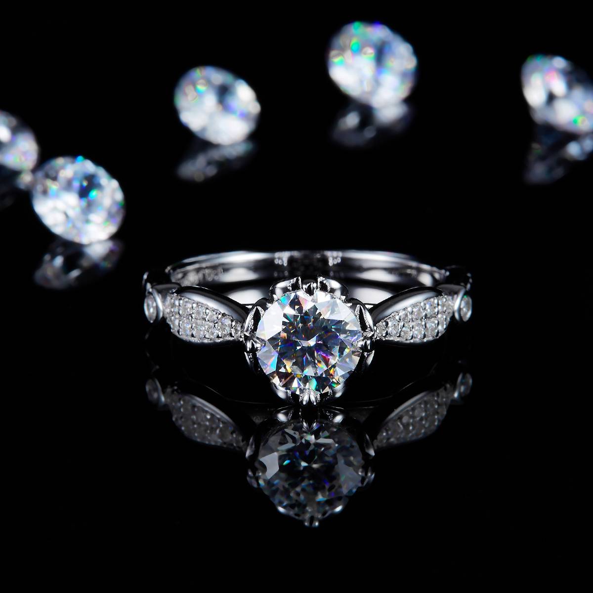 微镶爱心四爪女戒S925银镀白金定制选款主石莫桑钻1.0ct/副石高碳钻
