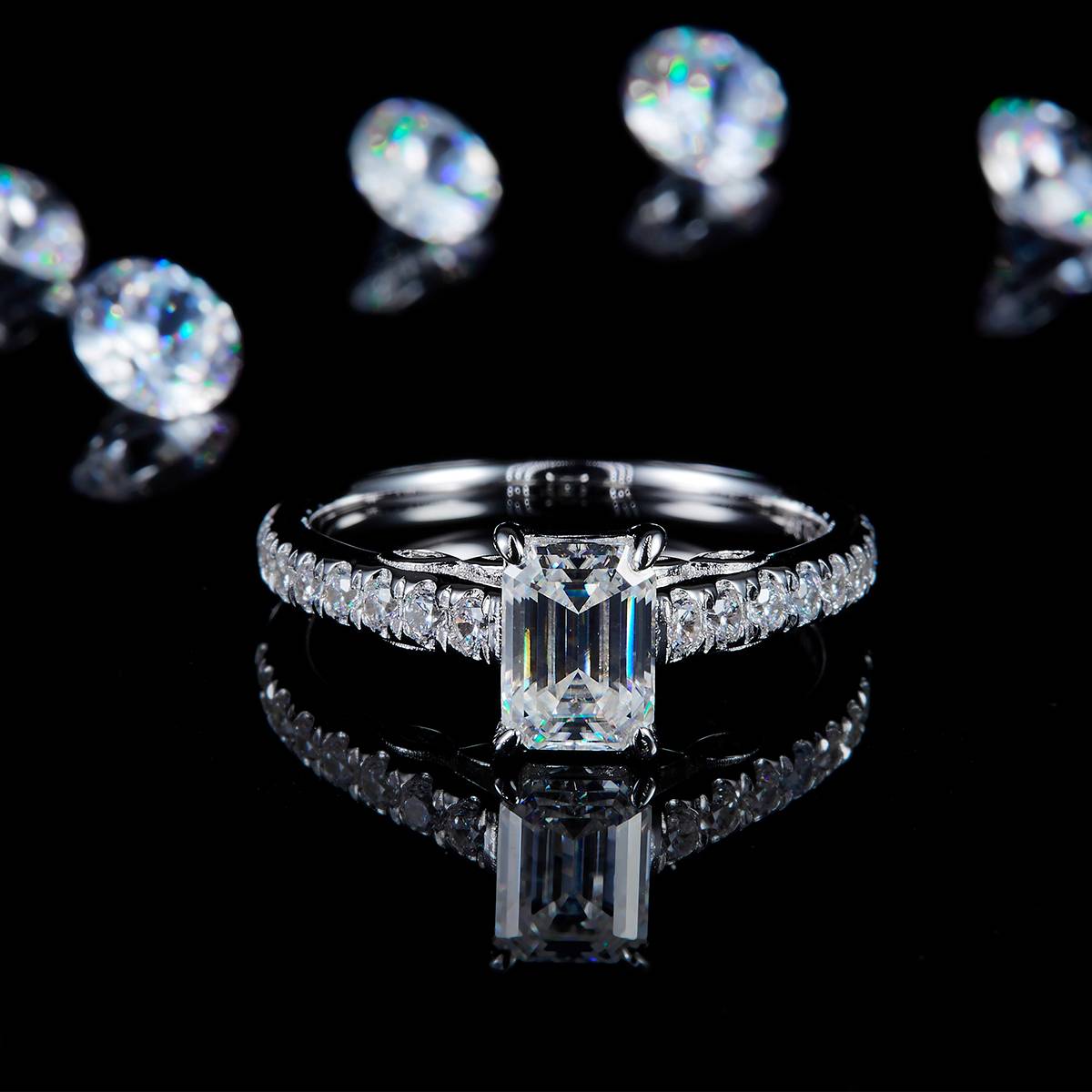 Emerald Cutting Women's Ring S925 Silver Plated Platinum Customized Selection Main Stone Moissanite 1.0ct/Side Stone Cubic Zirconia