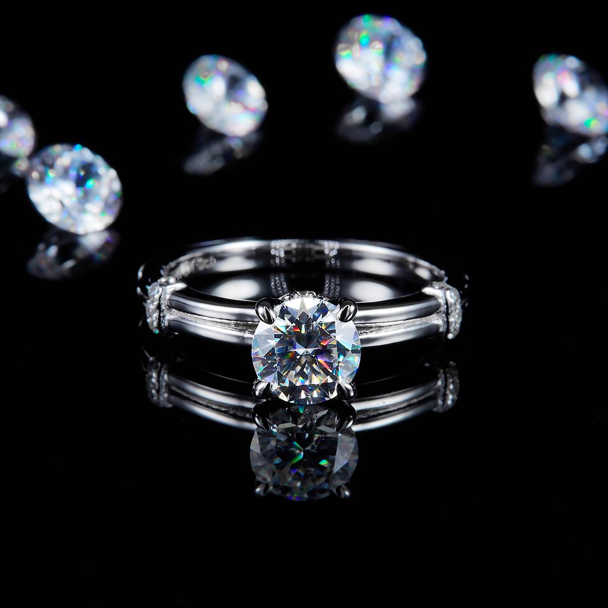 Simple Light Arm Four Claw Women's Ring S925 Silver Plated Platinum Customized Selection Main Stone Moissanite 1.0ct/Side Stone Cubic Zirconia