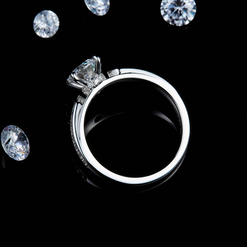 直臂微镶四爪女戒S925银镀白金定制选款主石莫桑钻1.0ct/副石高碳钻