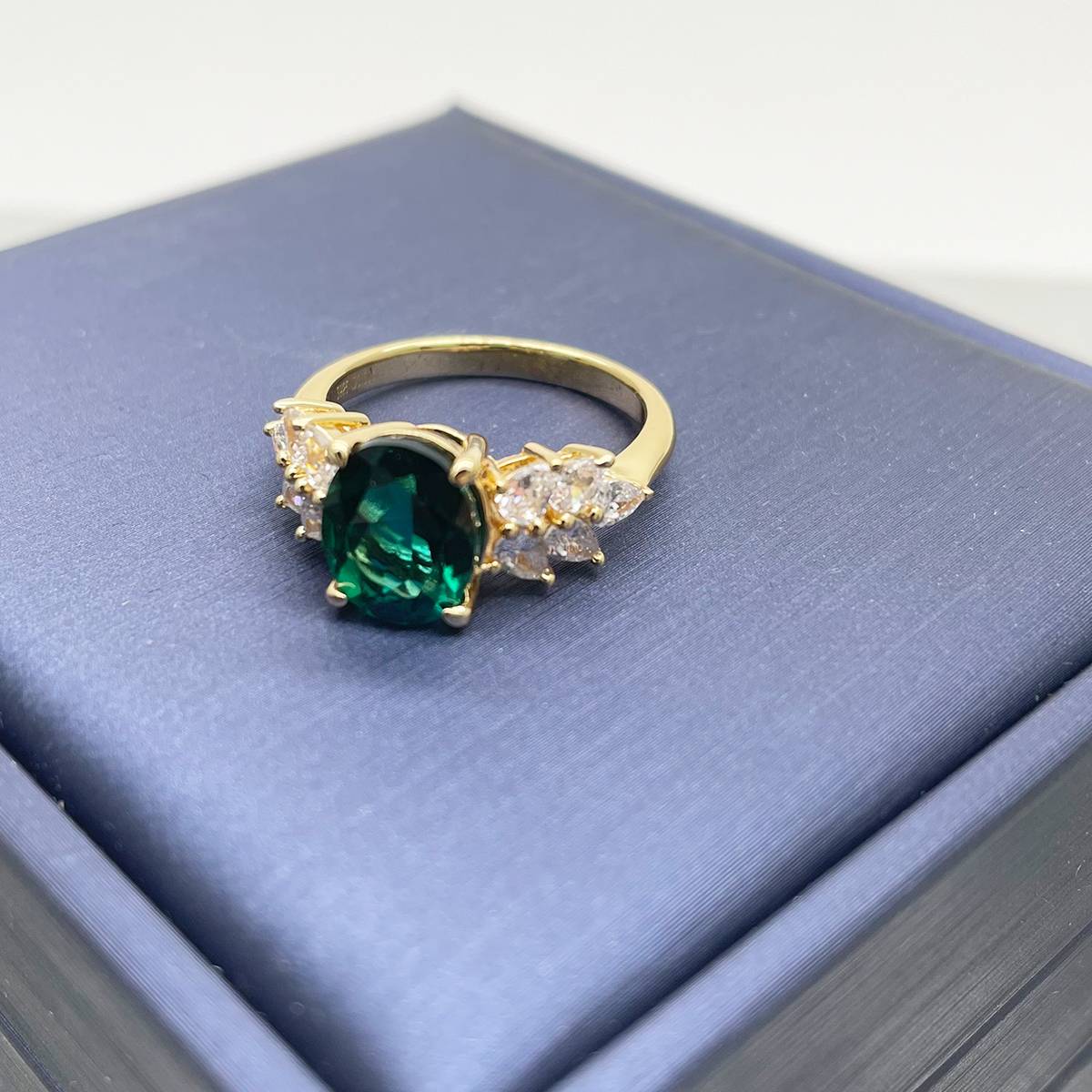 R240930027款S925银镀18K黄金蛋形莫桑钻女戒主石3.0ct/10*8mm