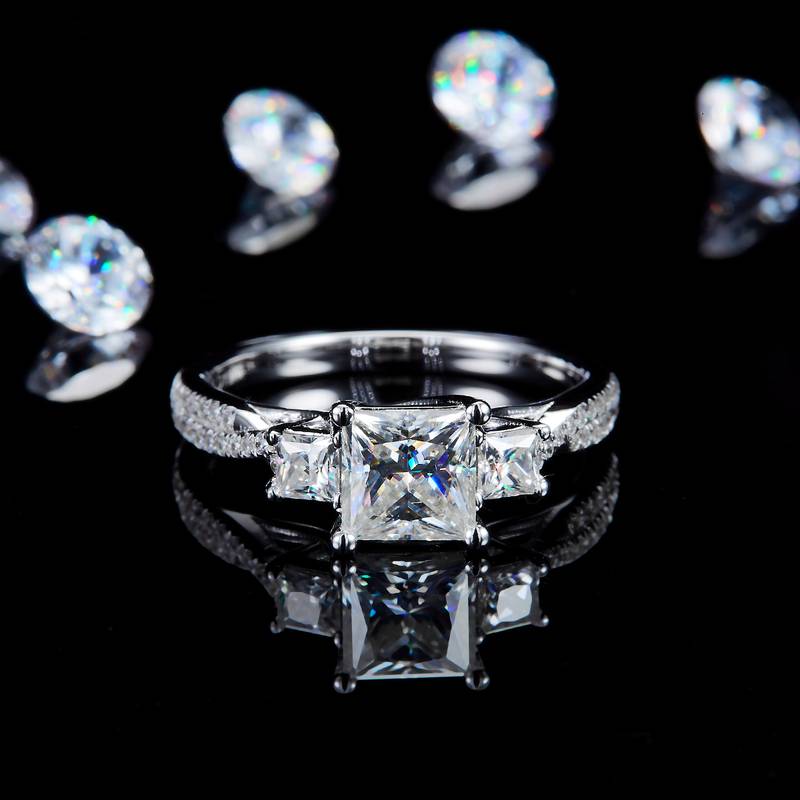 三石款公主方女戒S925银镀白金定制选款主石莫桑钻1.2ct/副石高碳钻