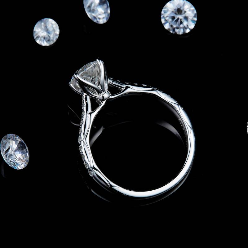 微镶四爪Women's RingS925银镀白金定制选款主石Moissanite1.0ct/副石高碳钻