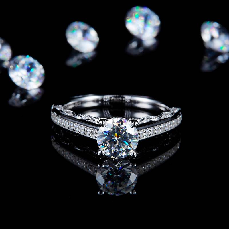 轻奢四爪女戒S925银镀白金定制选款主石莫桑钻1.0ct/副石高碳钻