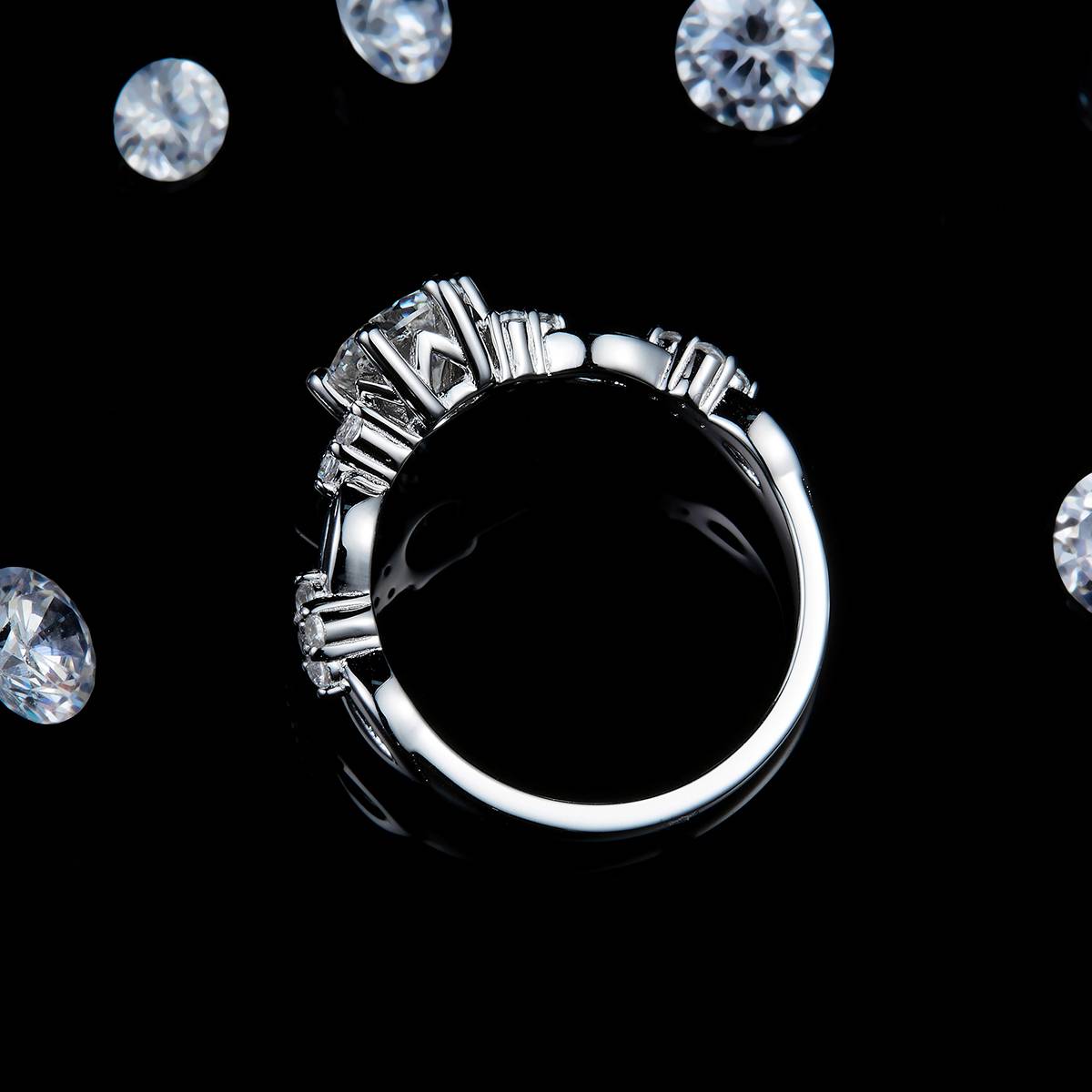 轻奢六爪女戒S925银镀白金定制选款主石莫桑钻1.0ct/副石高碳钻