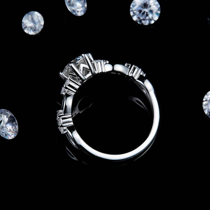 轻奢六爪女戒S925银镀白金定制选款主石莫桑钻1.0ct/副石高碳钻