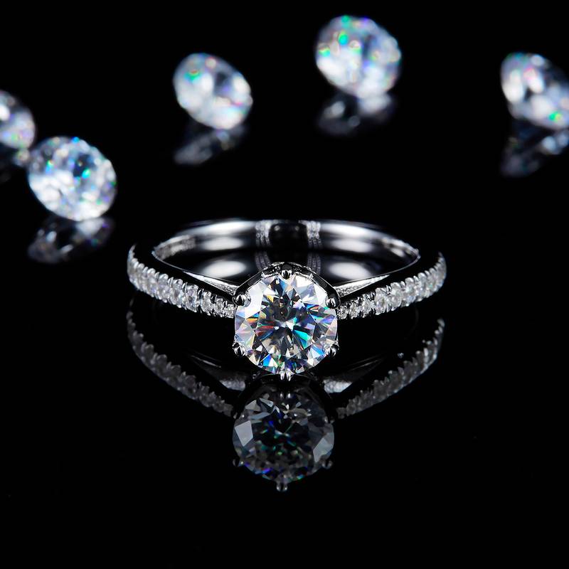 Fashion微镶六爪Women's RingS925银镀白金定制选款主石Moissanite1.0ct/副石高碳钻