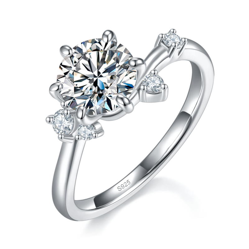 简约扭臂六爪Women's RingS925银镀白金定制选款主石Moissanite1.5ct/副石高碳钻