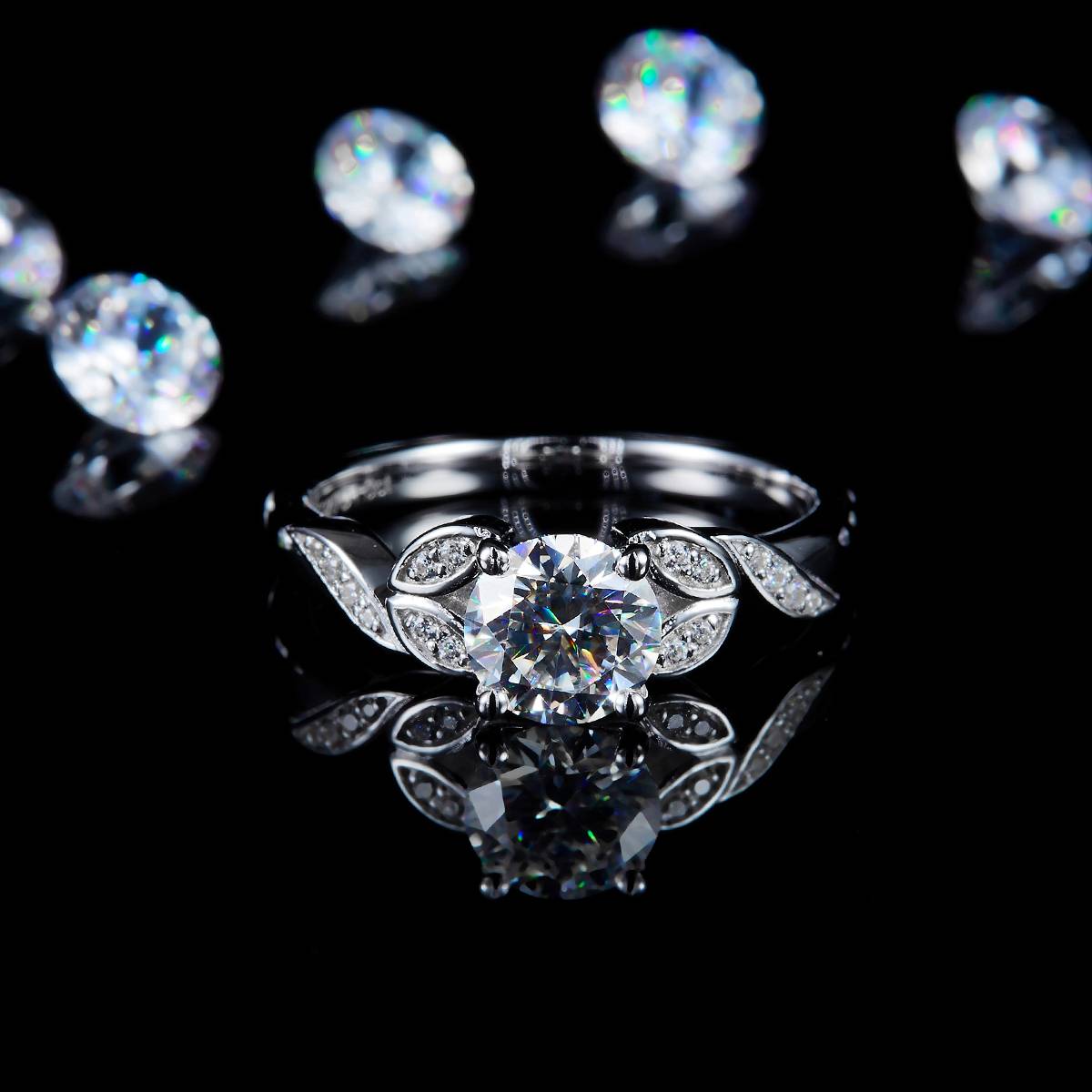 树叶摆臂交叉清新女戒S925银镀白金定制选款主石莫桑钻1.0ct/副石高碳钻
