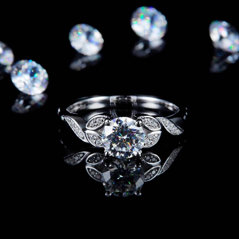 树叶摆臂交叉清新Women's RingS925银镀白金定制选款主石Moissanite1.0ct/副石高碳钻