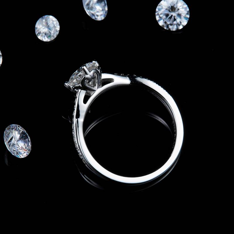 扭臂满钻女戒S925银镀白金定制选款主石莫桑钻1.0ct/副石高碳钻