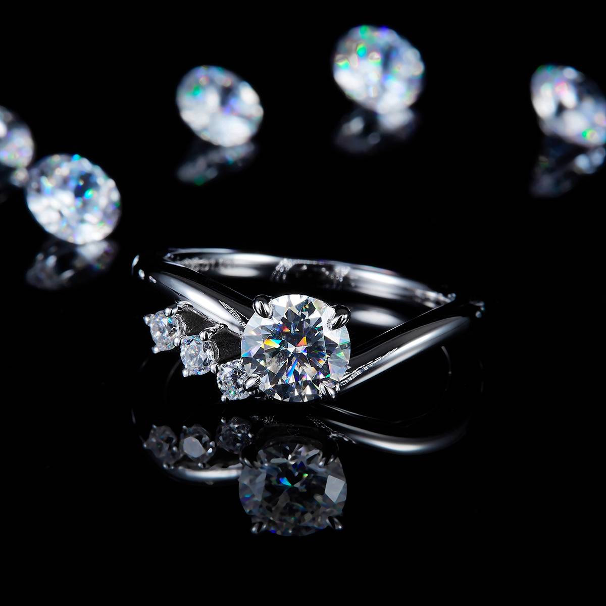 Twisted arm simple four claw women's ring S925 silver plated platinum customized selection main stone Moissanite 1.0ct/Side Stone Cubic Zirconia