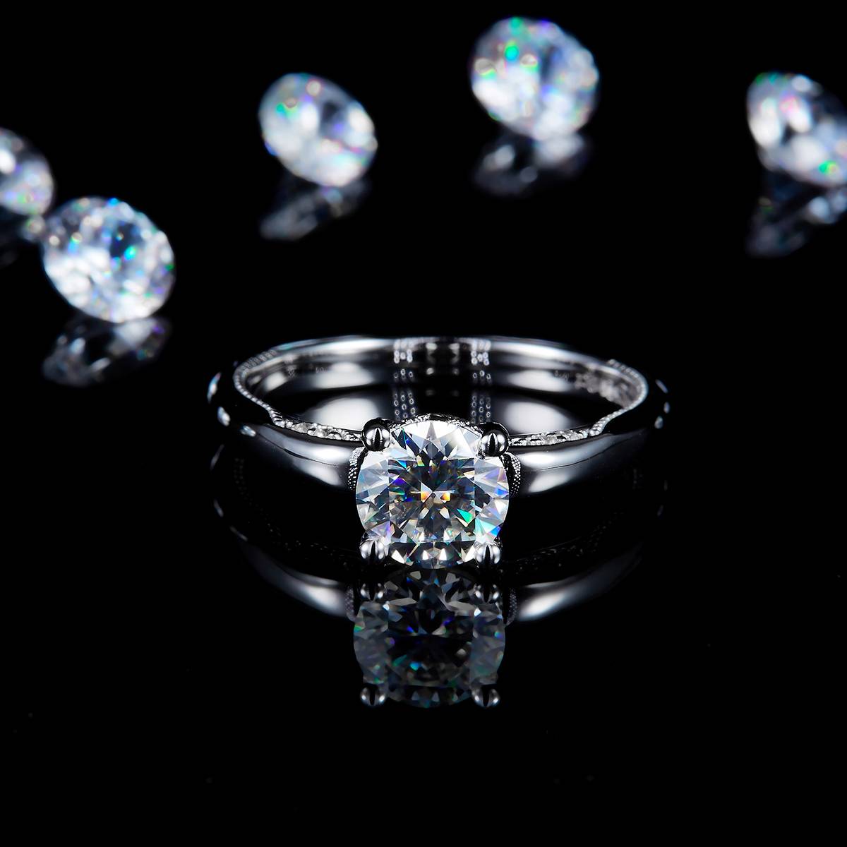光臂轻奢四爪女戒S925银镀白金定制选款主石莫桑钻1.0ct/副石高碳钻