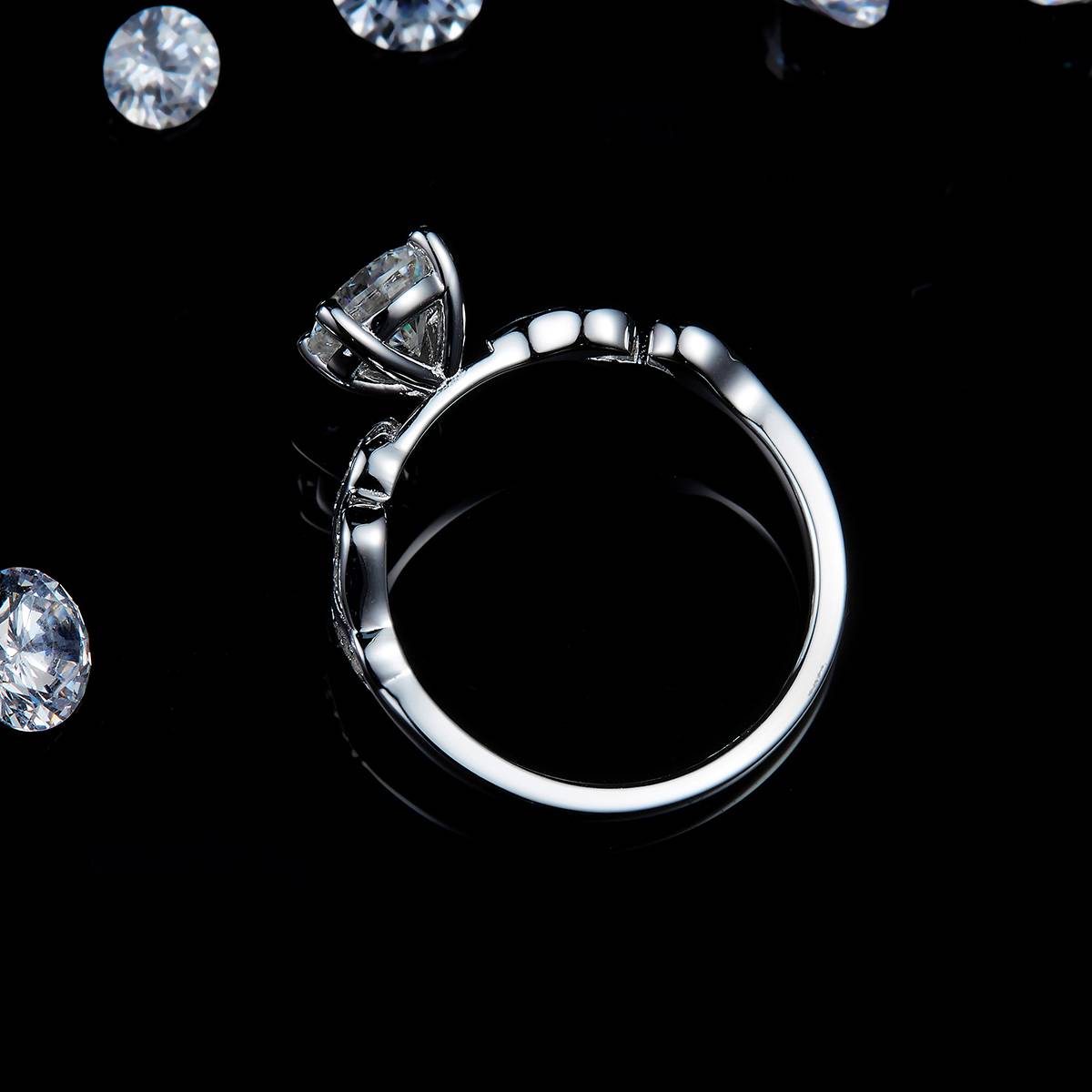 Single Head Women's Ring S925 Silver Plated Platinum Customized Selection Main Stone Moissanite 1.0ct/Side Stone Cubic Zirconia