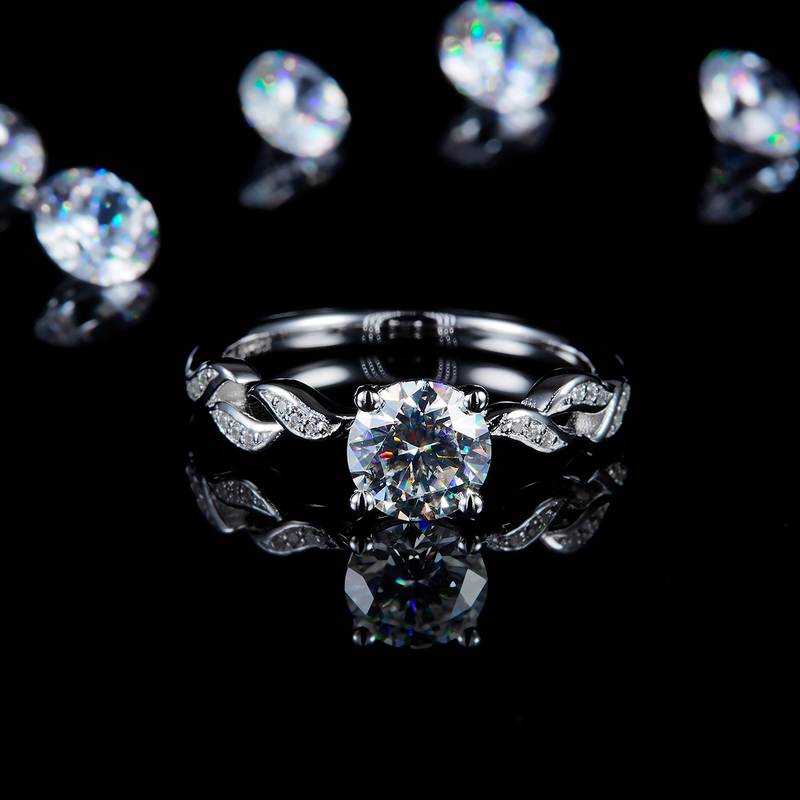 单头Women's RingS925银镀白金定制选款主石Moissanite1.0ct/副石高碳钻