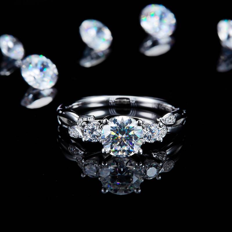 单头Women's RingS925银镀白金定制选款主石Moissanite1.0ct/副石高碳钻