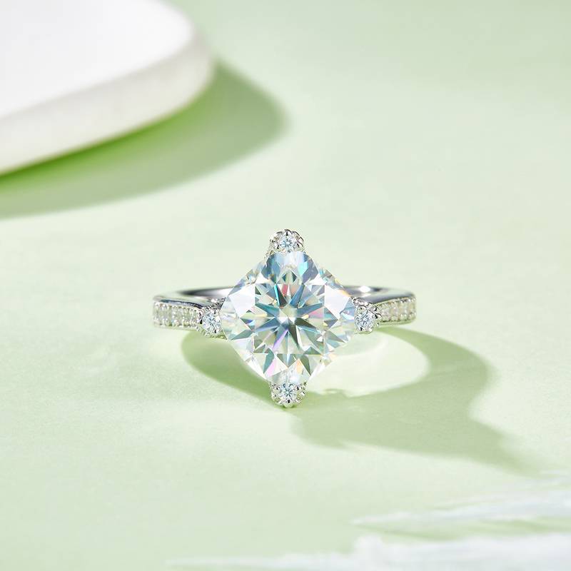 R250322018款S925银镀18K白金枕形MoissaniteWomen's Ring主石4.0ct/9.0mm