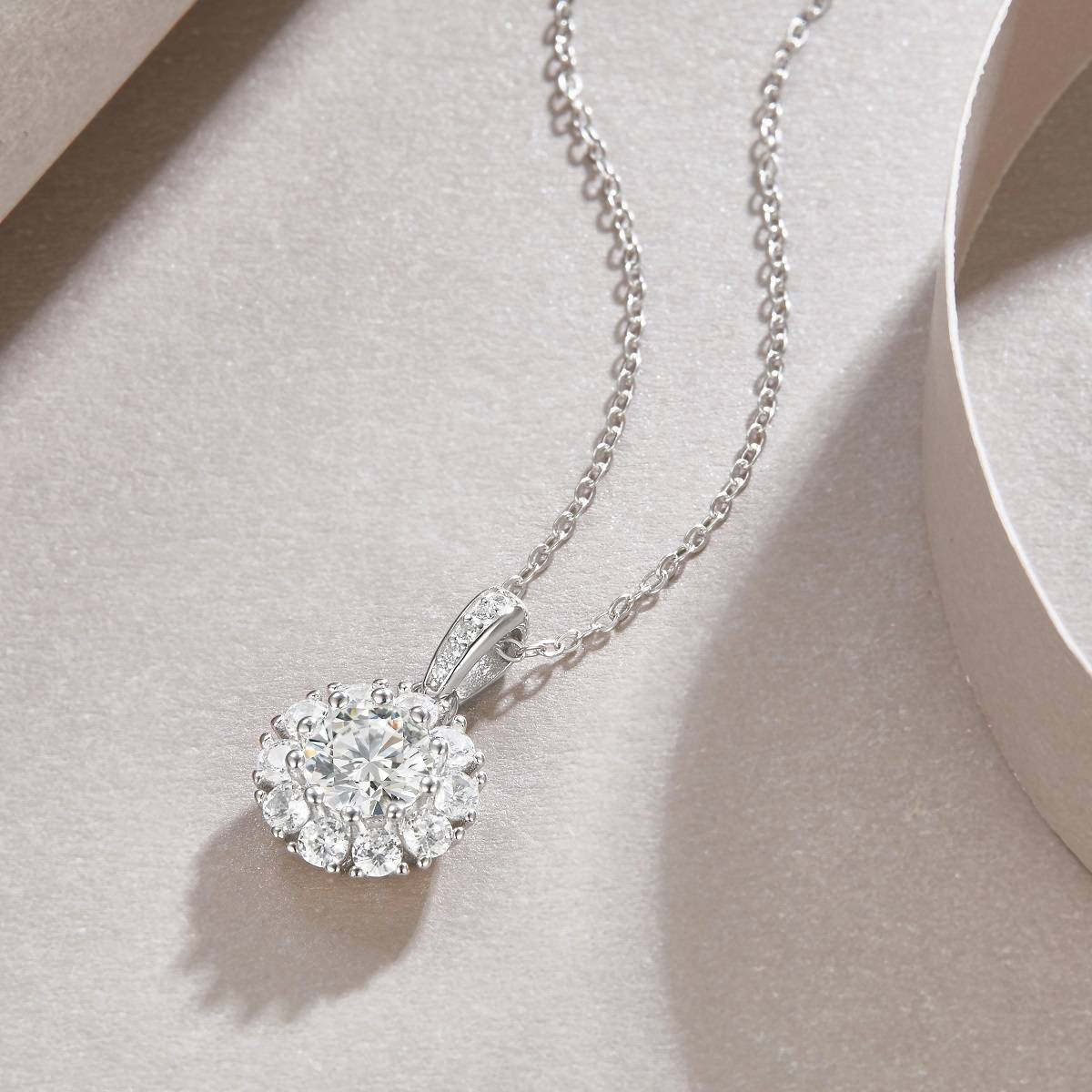 P13529-6.5款S925银镀18K白金Moissanite绽放光芒Necklace1.0ct