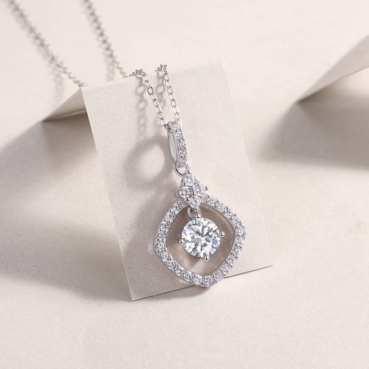 P13586-6.5款S925银镀18K白金Moissanite方形吊款Necklace1.0ct