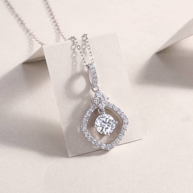 P13586-6.5款S925银镀18K白金Moissanite方形吊款Necklace1.0ct