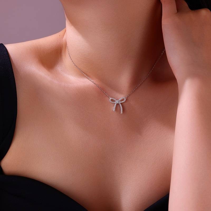 N15431款S925银镀18K白金蝴蝶结MoissaniteNecklace0.39ct