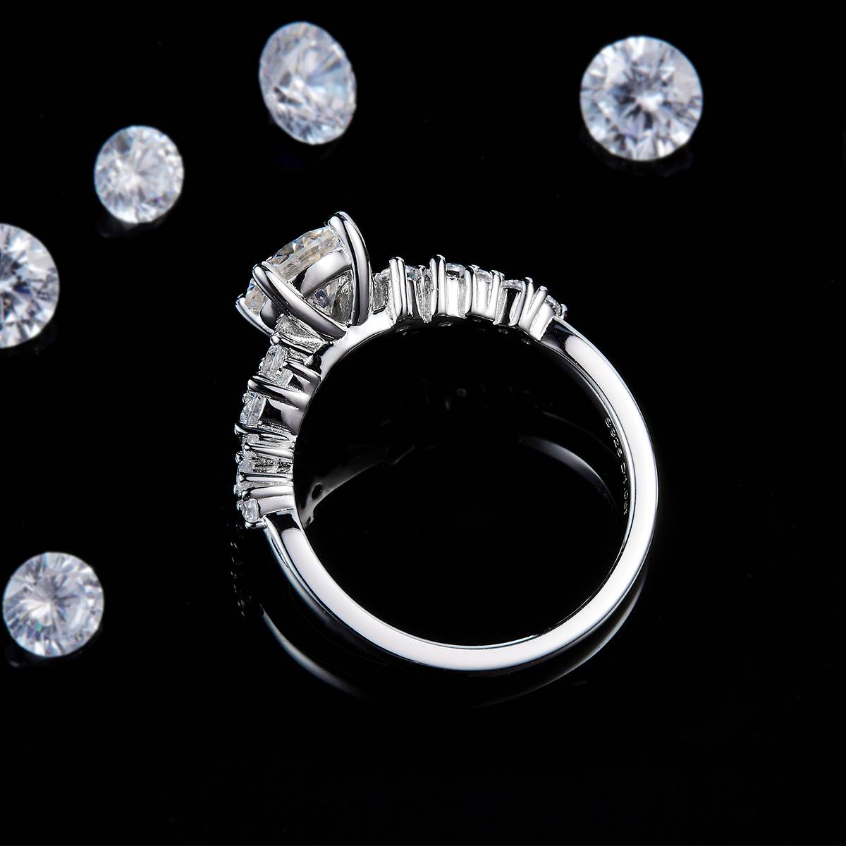 Full Diamond Micro Inlaid Four Claw Women's Ring S925 Silver Plated Platinum Customized Selection Main Stone Moissanite 1.0ct/Side Stone Cubic Zirconia