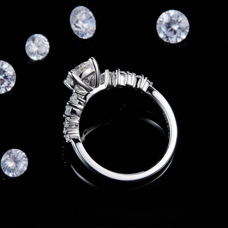 满钻微镶四爪女戒S925银镀白金定制选款主石莫桑钻1.0ct/副石高碳钻