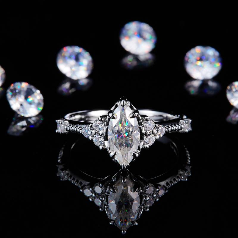轻奢马眼钻女戒S925银镀白金定制选款主石莫桑钻1.0ct/副石高碳钻