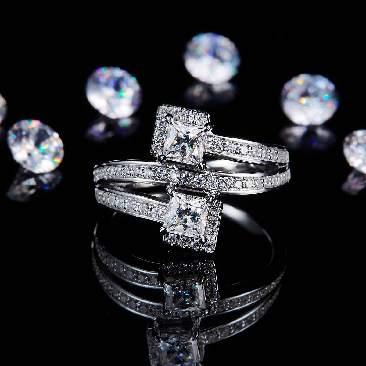扭臂双主石公主方钻女戒S925银镀白金定制选款主石莫桑钻0.8ct/副石高碳钻
