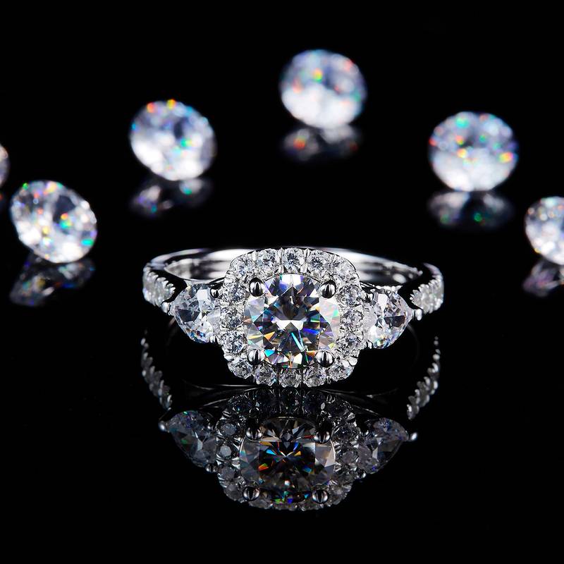 三石款方包圆钻Women's RingS925银镀白金定制选款主石Moissanite1.0ct/副石高碳钻