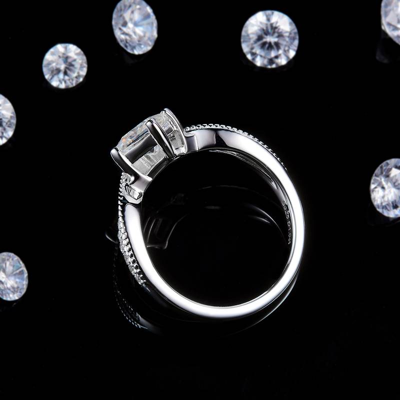 扭臂方钻Women's RingS925银镀白金定制选款主石Moissanite1.0ct/副石高碳钻