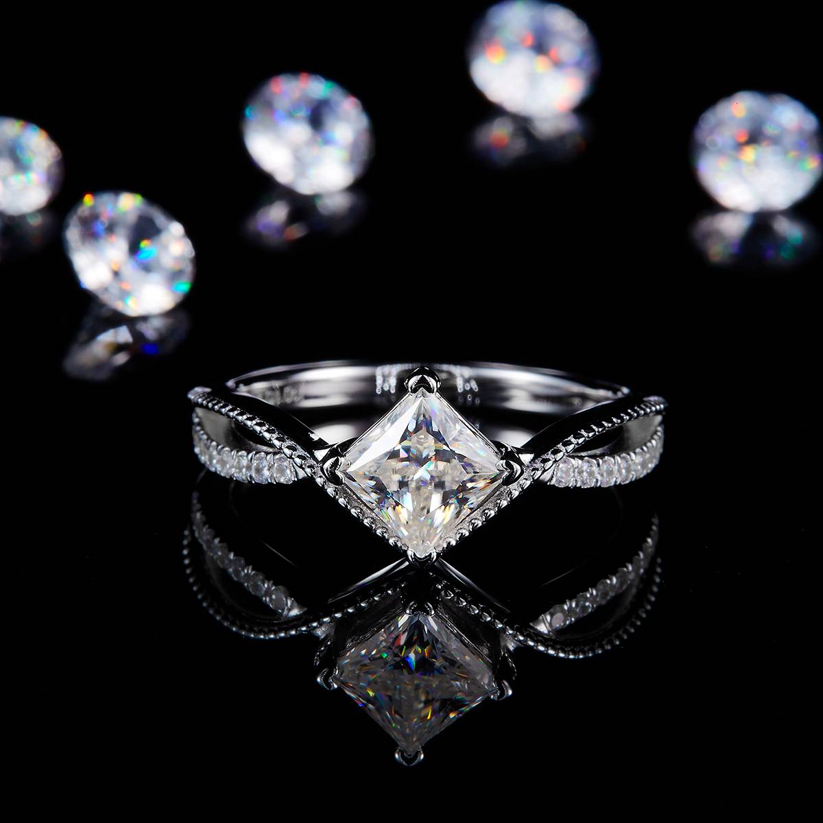 Twisted arm square diamond women's ring S925 silver plated platinum custom selection main stone Moissanite 1.0ct/Side Stone Cubic Zirconia