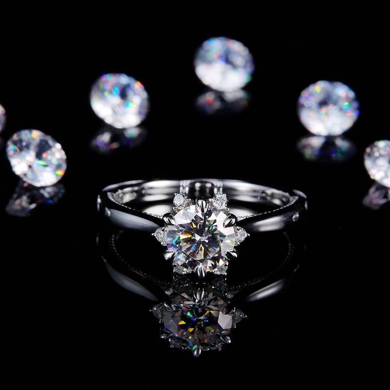 星辰花六爪圆钻Women's RingS925银镀白金定制选款主石Moissanite1.0ct/副石高碳钻