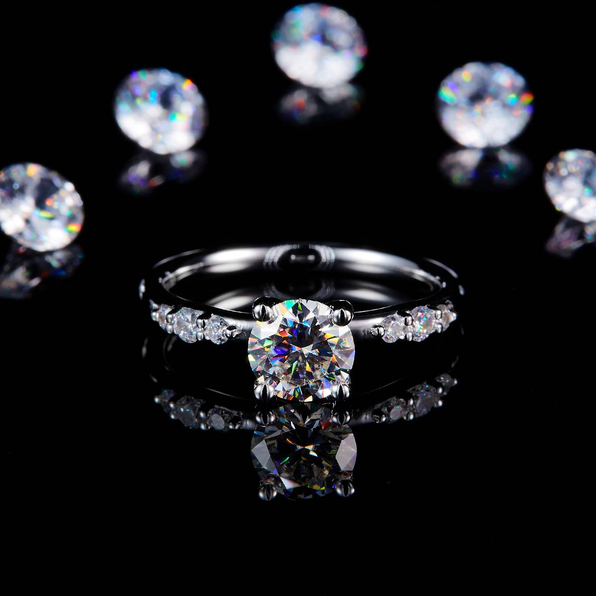 Four Claw Round Diamond Women's Ring S925 Silver Plated Platinum Customized Selection Main Stone Moissanite 1.0ct/Side Stone Cubic Zirconia