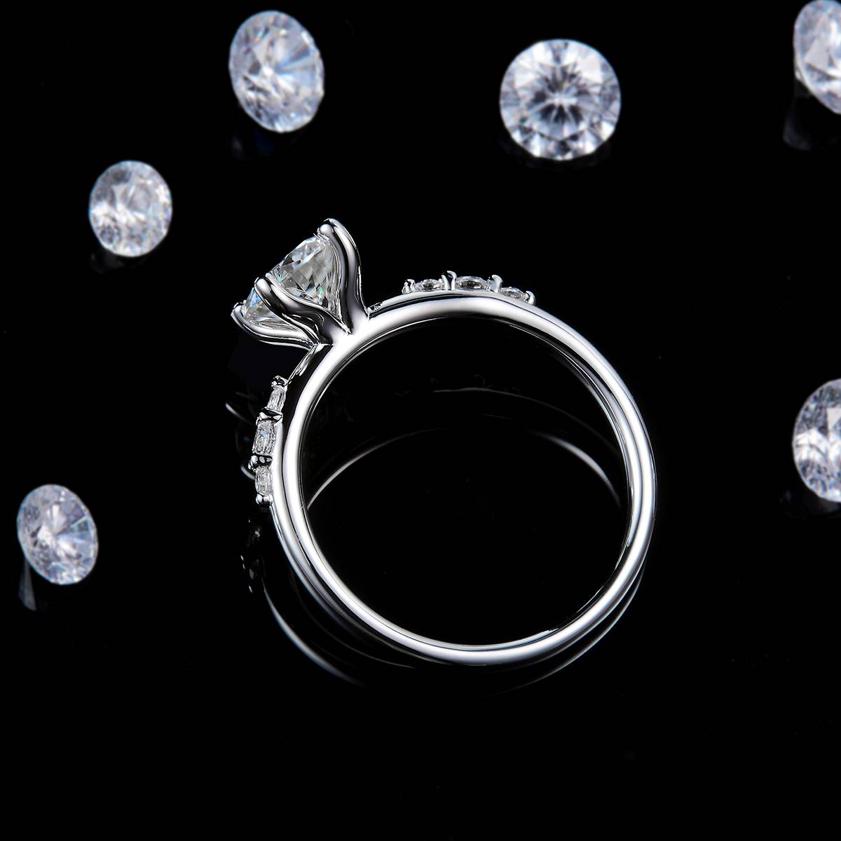 Four Claw Round Diamond Women's Ring S925 Silver Plated Platinum Customized Selection Main Stone Moissanite 1.0ct/Side Stone Cubic Zirconia