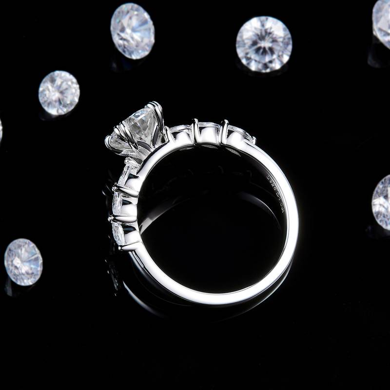Fashion圆钻Women's RingS925银镀白金定制选款主石Moissanite1.0ct/副石高碳钻